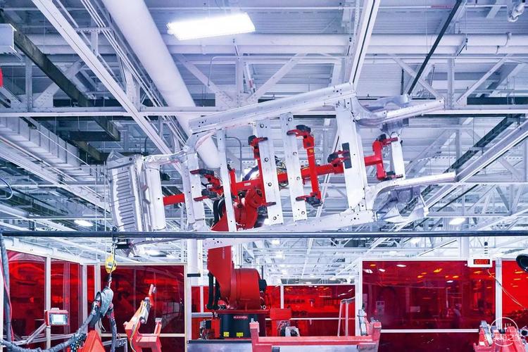 只有150个机器人 特斯拉的这个工厂,号称全球最智能的全自动化生产